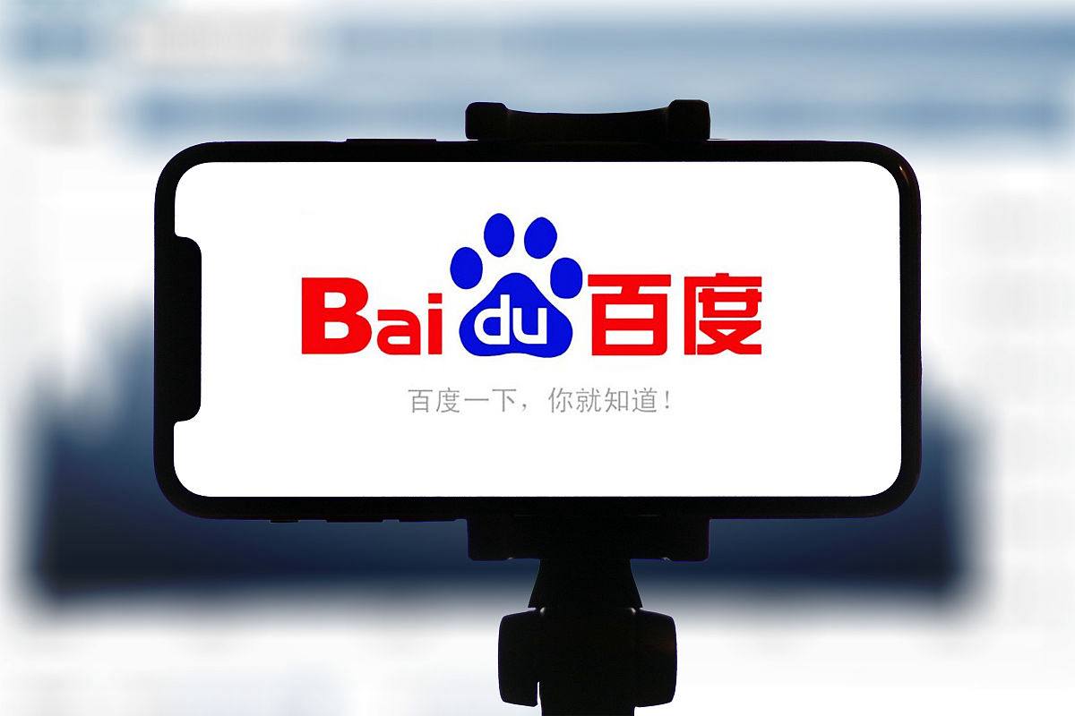 谢可寅她穿婚纱很漂亮