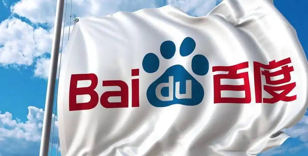 米卡穿婚纱走红毯